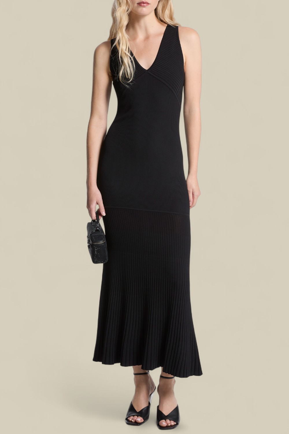 תמונת כל הלוק של שמלת מקסי